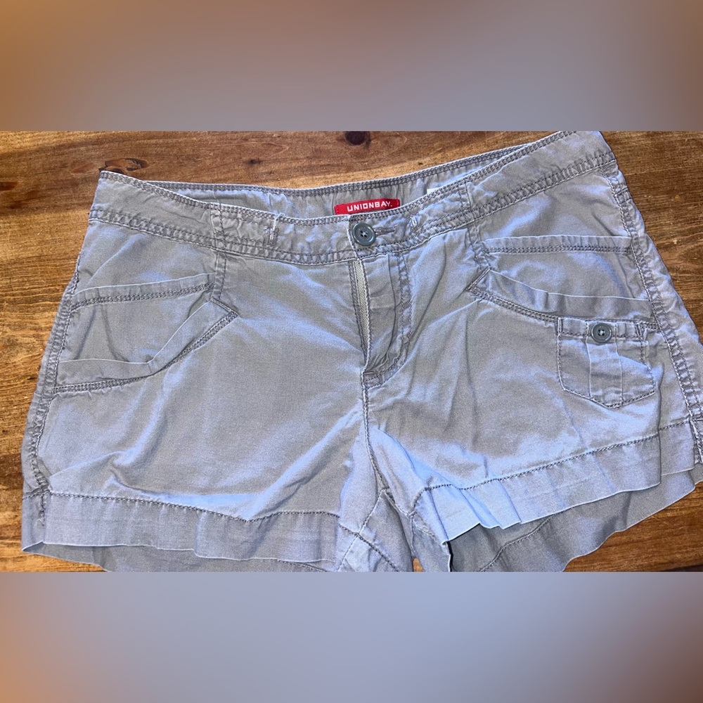 UNIONBAY Women's Cargo Shorts in Gray